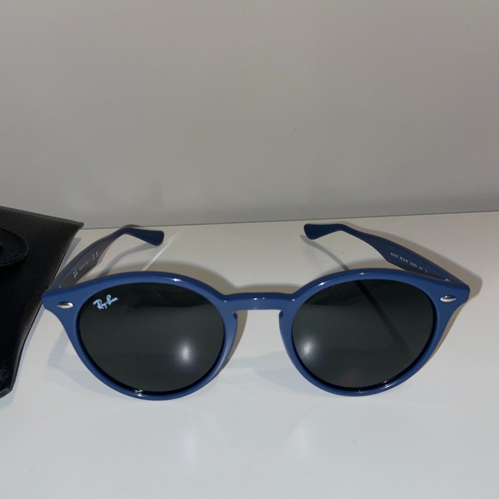 Ray-Ban Blue RB2180